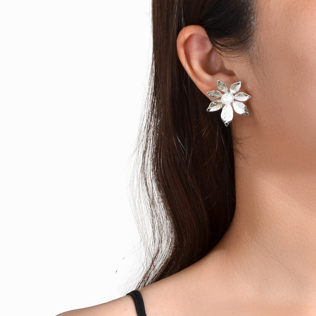 Fashion Pearl Decoration Gold Silver Leaf Hypoallergenic Stud Pierced Earrings-4